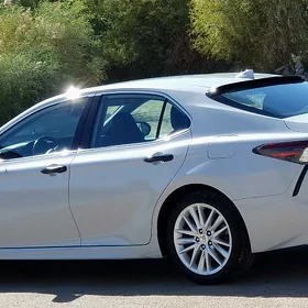 Toyota Camry 2024