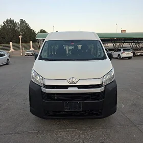 Toyota Hiace 2021