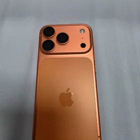 iPhone 17pro orange