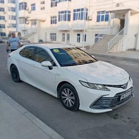Toyota Camry 2022