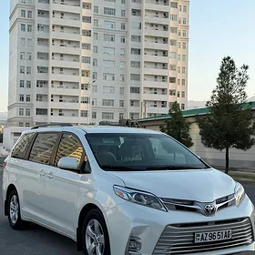 Toyota Sienna 2018