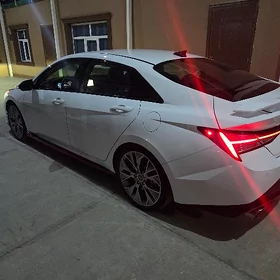 Hyundai Elantra 2022