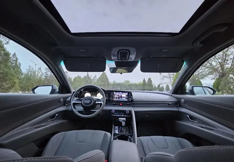 Hyundai Elantra 2021 - 1