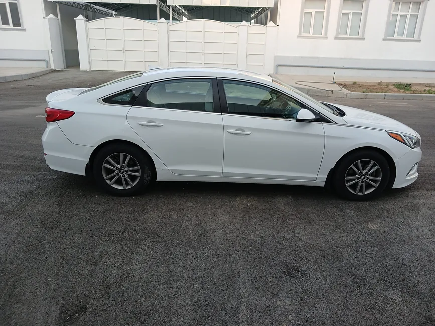 Hyundai Sonata 2016 - 1
