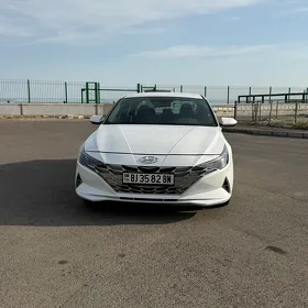 Hyundai Elantra 2023