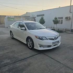 Toyota Camry 2012