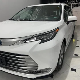 Toyota Sienna 2021