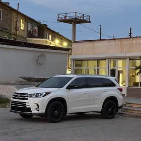 Toyota Highlander 2018