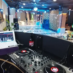 DJ NUMARK NS4FX