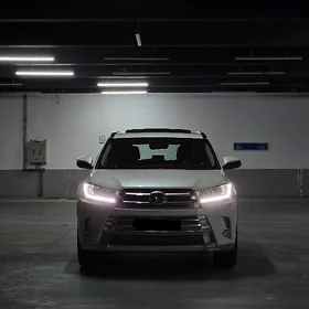 Toyota Highlander 2019