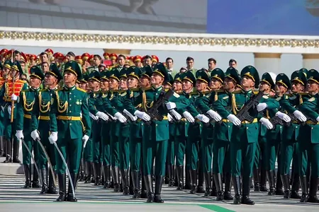 Сердар Бердымухамедов принял участие в параде в честь 35-летия независимости Туркменистана