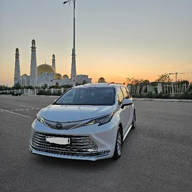 Toyota Sienna 2022