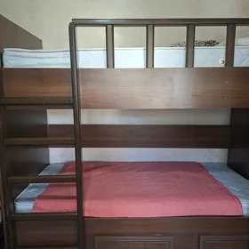 Двухярусная кровать