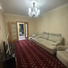 Yerewanski 3 Etaz 2 komnat