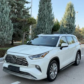 Toyota Highlander 2021