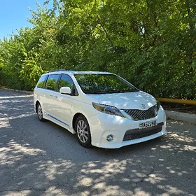 Toyota Sienna 2016