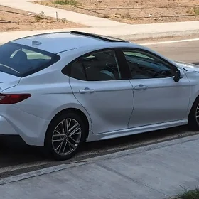 Toyota Camry 2025