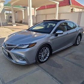 Toyota Camry 2021