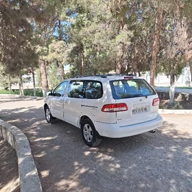 Toyota Sienna 2001