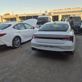 Hyundai Elantra 2022