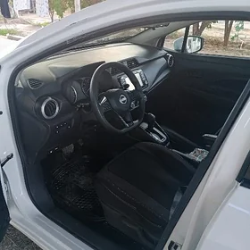 Nissan Versa 2025