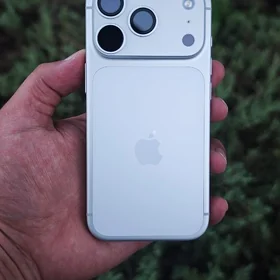 iPhone 17 pro Silver