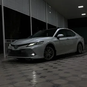 Toyota Camry 2018