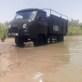 UAZ 469 2000