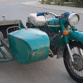 Ural 4320 1981