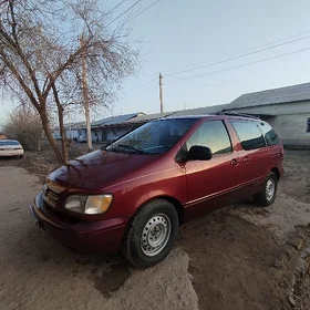 Toyota Sienna 1999