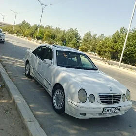 Mercedes-Benz E320 2001