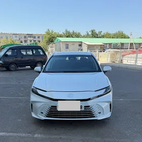 Toyota Camry 2025