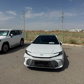 Toyota Camry Hybrid 2025