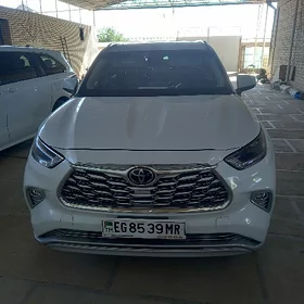 Toyota Highlander 2023