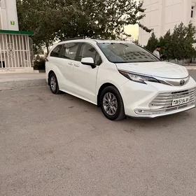 Toyota Sienna 2022