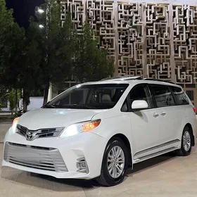 Toyota Sienna 2017