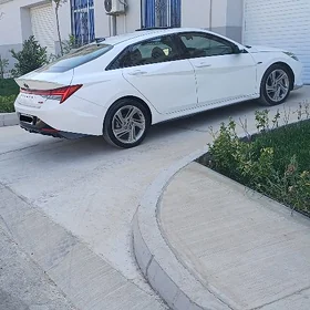 Hyundai Elantra 2023