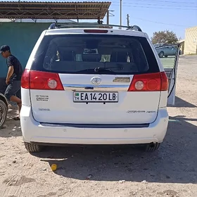 Toyota Sienna 2010