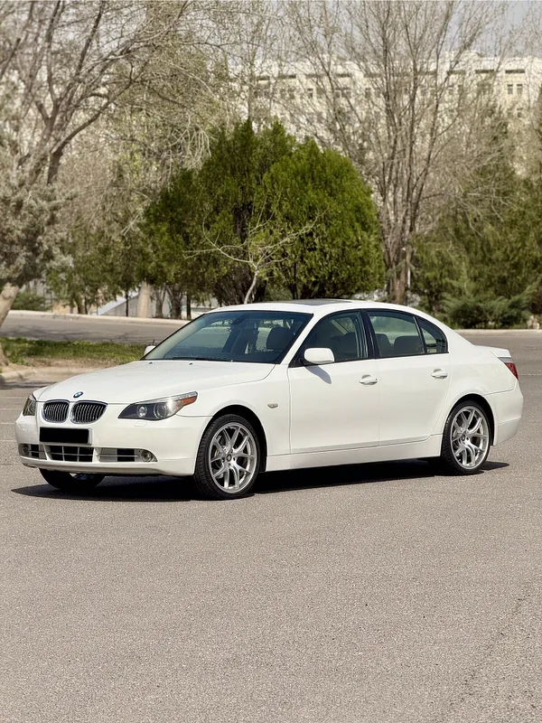 BMW E60 2005 - 1
