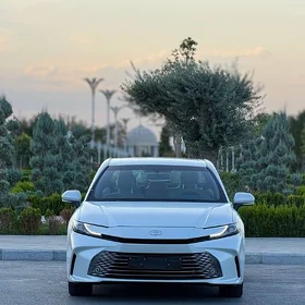 Toyota Camry 2025