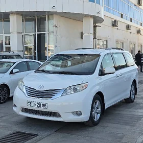 Toyota Sienna 2015