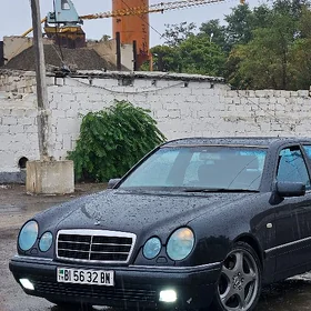Mercedes-Benz E320 1998