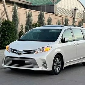 Toyota Sienna 2018