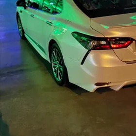 Toyota Camry 2023