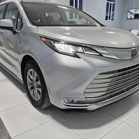 Toyota Sienna 2021