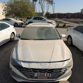 Hyundai Elantra 2023