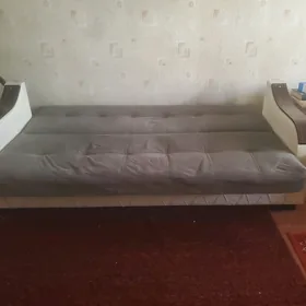 Диван