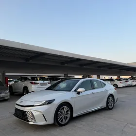 Toyota Camry 2025