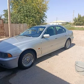 BMW E39 2000