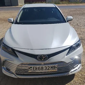 Toyota Camry 2021